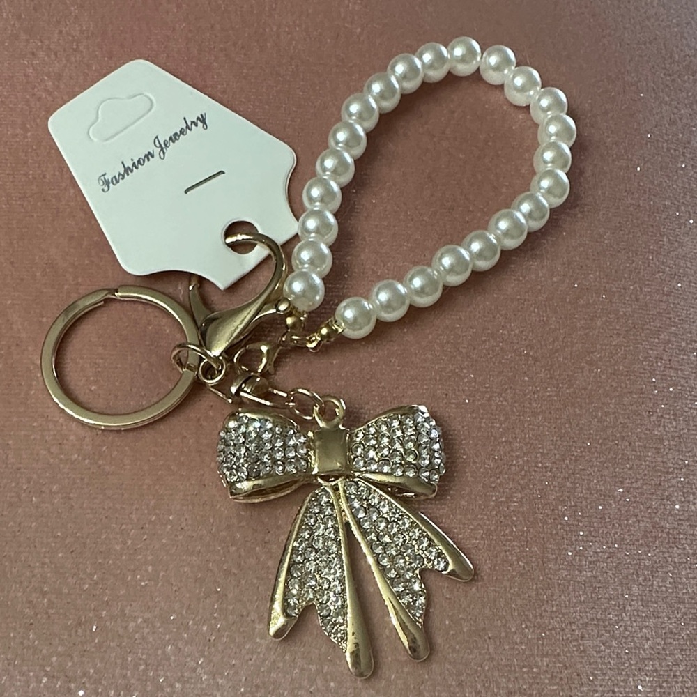 Elegant Fashion Jewelry Pearl and Gold Key Holder/Bag Charm